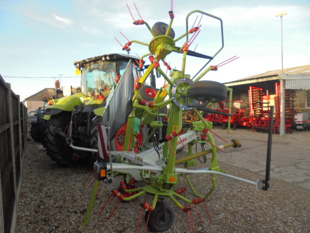 Claas Volto 800 Tedder