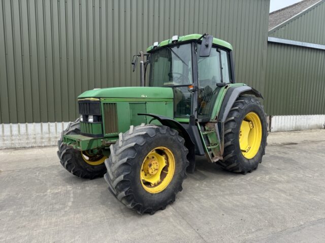John Deere 6800