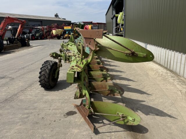 Dowdeswell MA 145 7 Furrow Plough