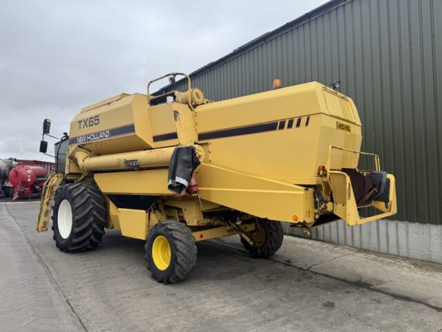 New Holland TX65 c/w 17ft Header