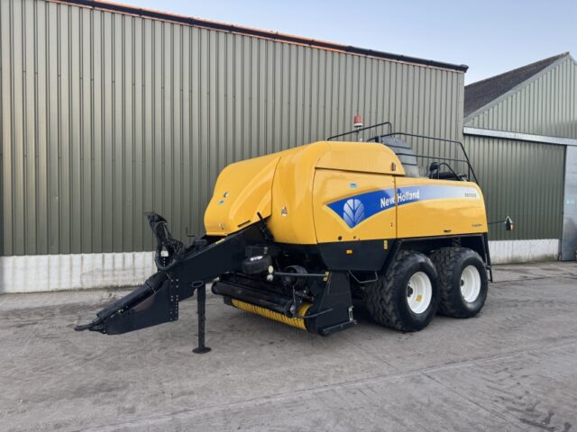 New Holland BB9060 Baler