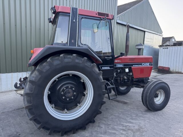 Case International 1056XL 2WD