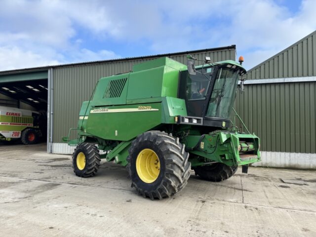 John Deere 1550 WTS c/w 620R Header