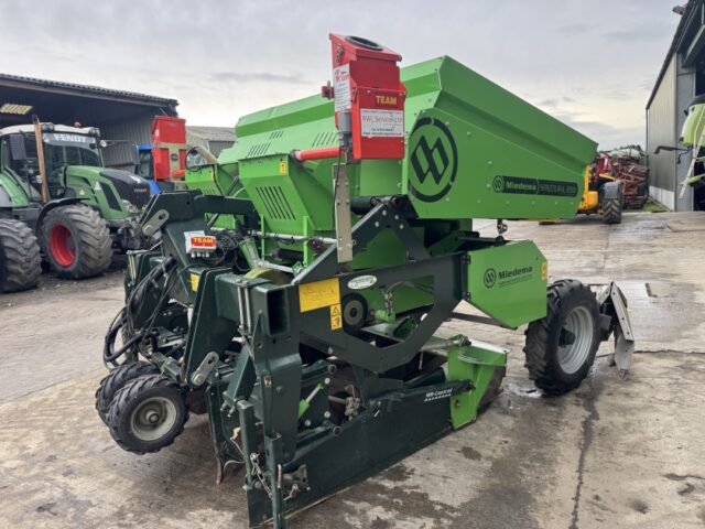 Miedema Structural MS2000 2 Row Planter