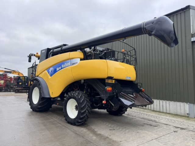 New Holland CR 9070 Narrow Body c/w 30ft Header