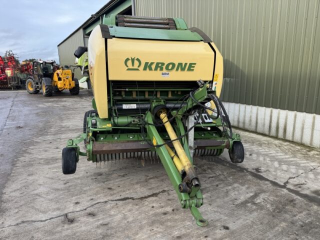Krone Comprima V150 XC Round Baler