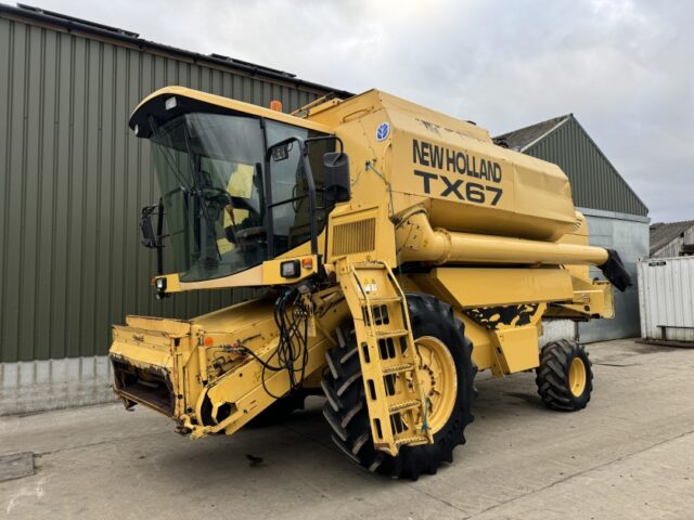 New Holland TX67 c/w 20ft Header