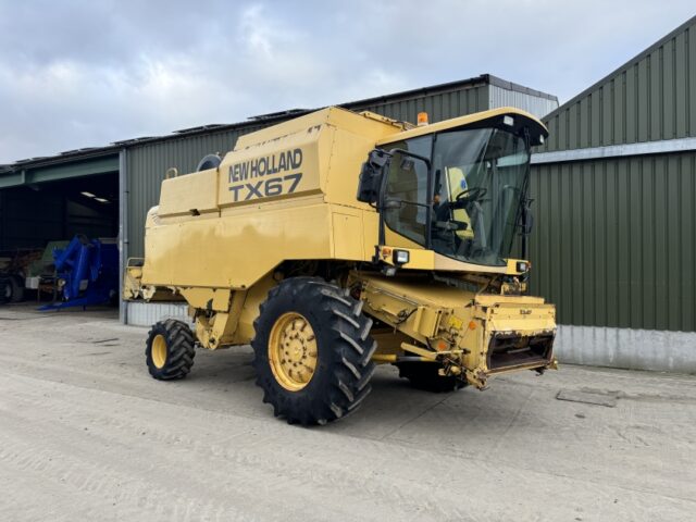 New Holland TX67 c/w 20ft Header