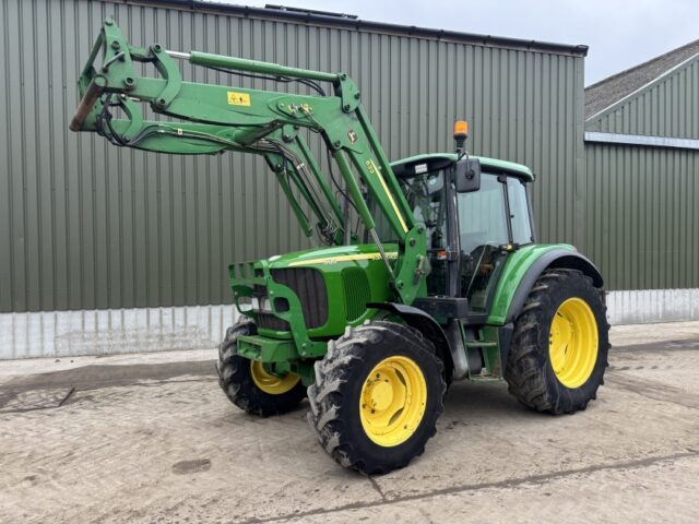 John Deere 6120 c/w 633 Loader