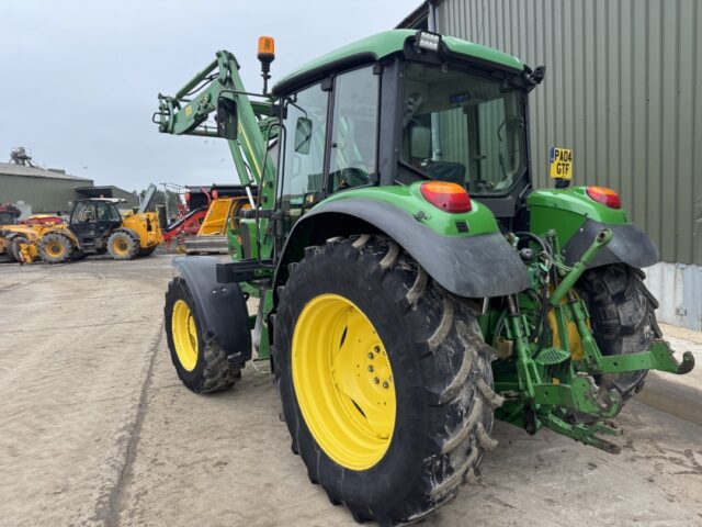 John Deere 6120 c/w 633 Loader
