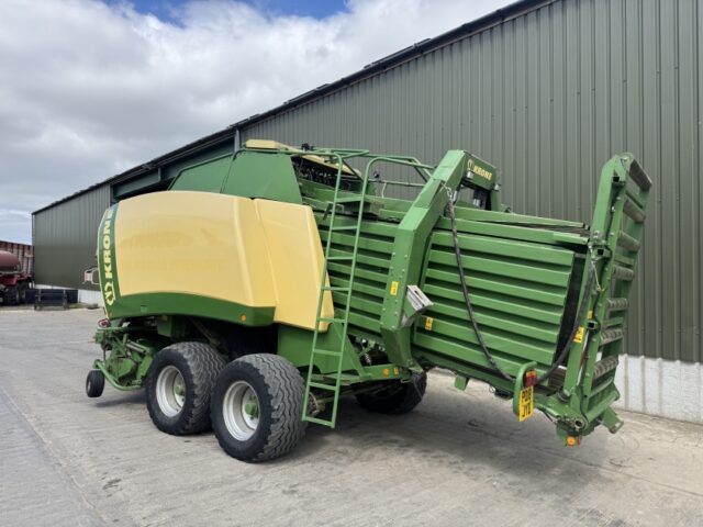 Krone Big Pack 12130 Square Baler