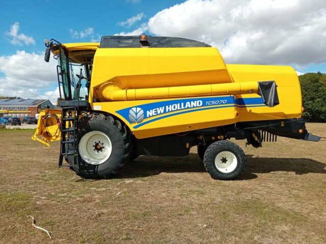 New Holland TC5070