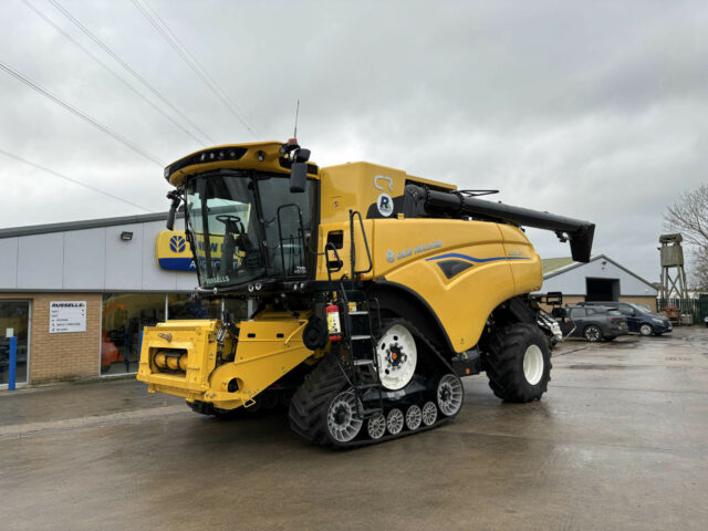 New Holland CR9.90 Combine Harvester For Sale