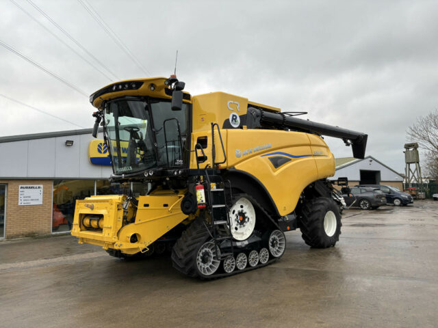 New Holland CR9.90 Combine Harvester For Sale