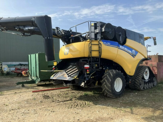 New Holland CR10.90 Combine Harvester For Sale