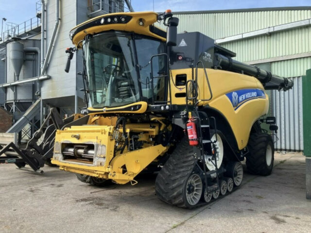 New Holland CR10.90 Combine Harvester For Sale