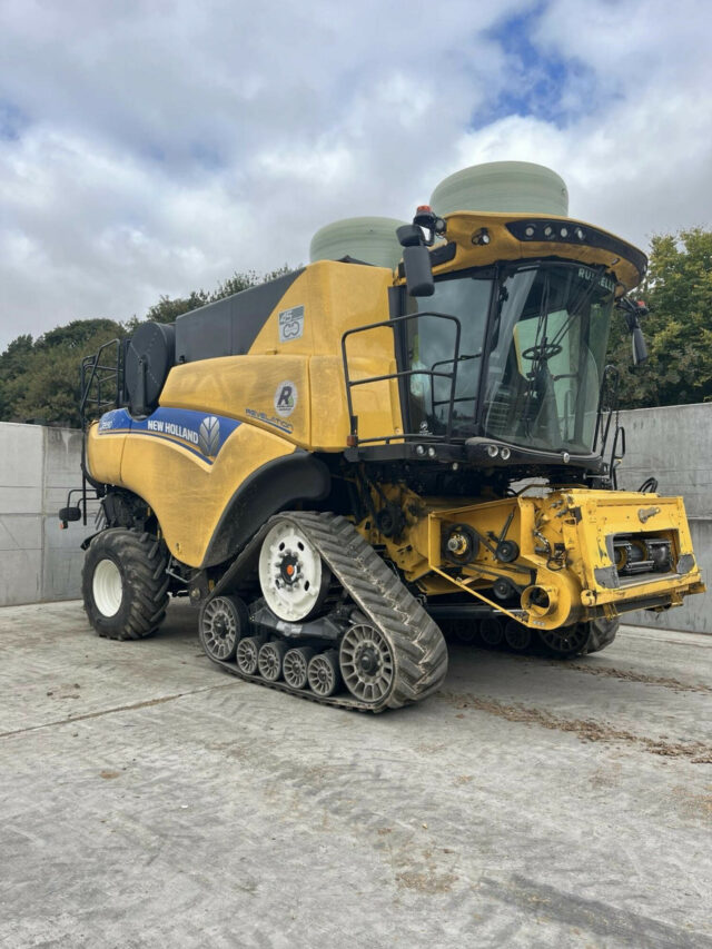 New Holland CR9.90 Combine Harvester For Sale
