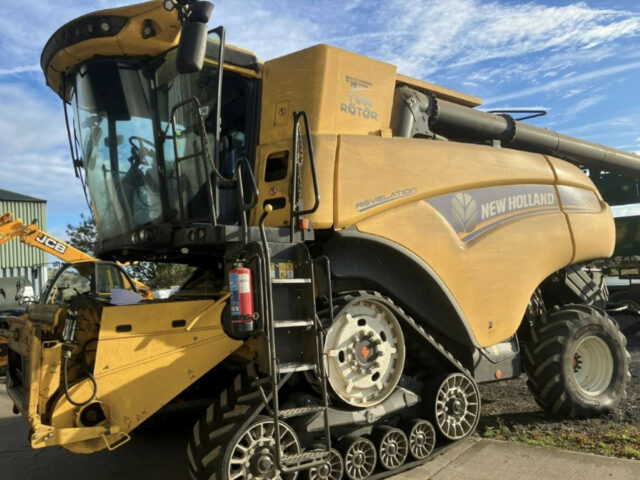 New Holland CR8.90 Combine Harvester For Sale