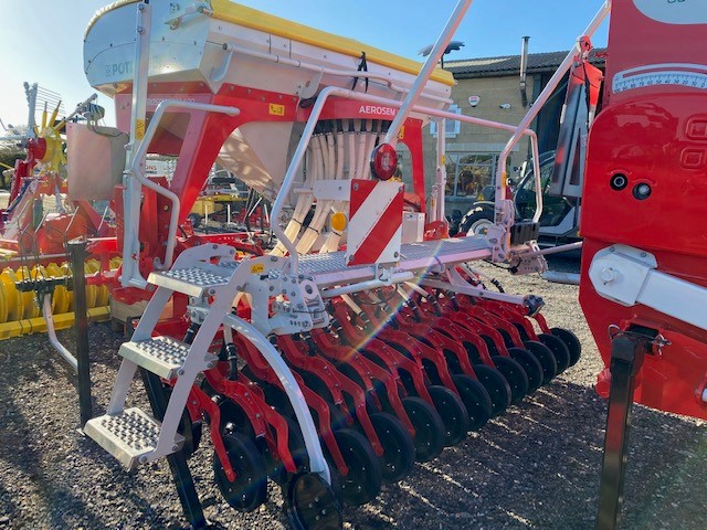 Pottinger Aerosem 3002 ADD Seed Drill