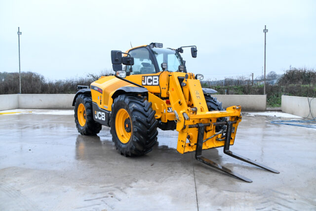 JCB 542-70 AgriXtra 2024