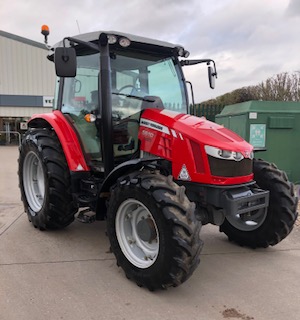TD002366 2015 MF5610 4WD TRACTOR