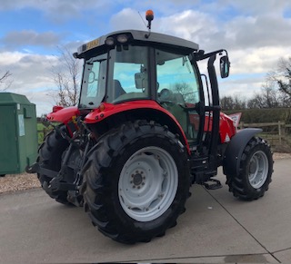 TD002366 2015 MF5610 4WD TRACTOR
