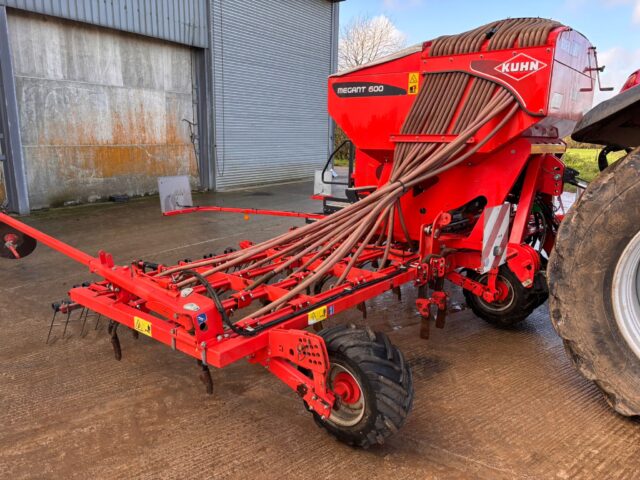 2010 Kuhn Megant 600 6m Mounted drill