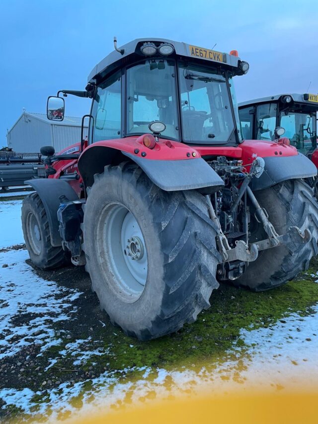 T2036716 MF7718S EFD6 TRACTOR & LOADER