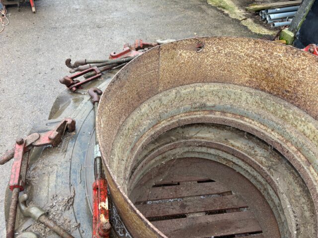 Stocks 16.9 R38 dual wheels + 8 clamps