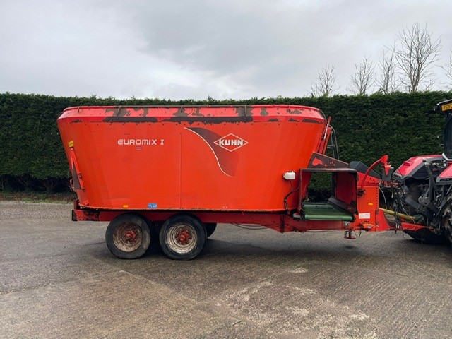 GM035645 – Kuhn Euromix Feeder