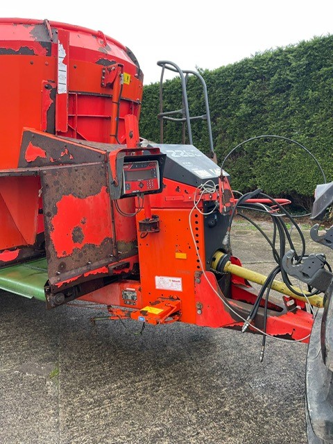 GM035645 – Kuhn Euromix Feeder
