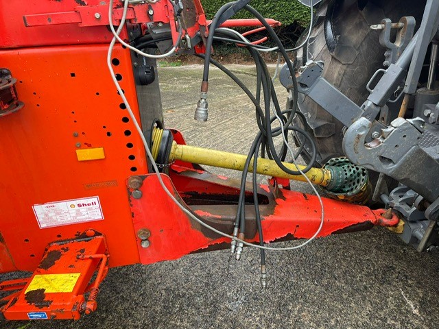 GM035645 – Kuhn Euromix Feeder