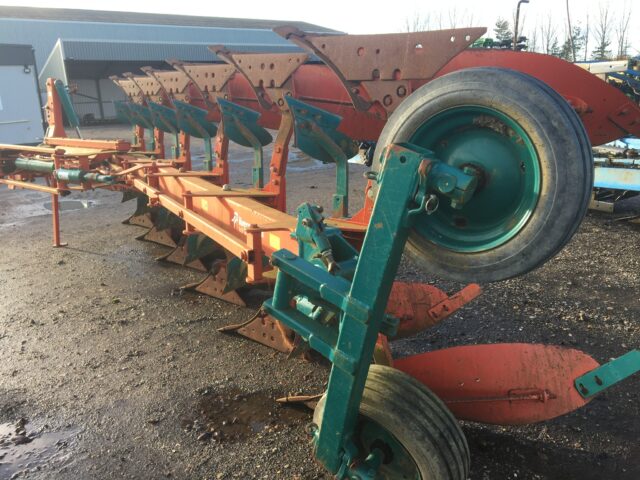 Kverneland plough