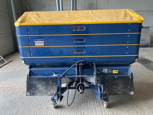 KRM L20 Fertilizer Spreader 12-24m