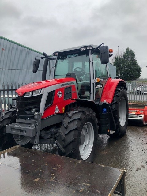 MA795135 MF6S.135 ESD6 4WD TRACTOR