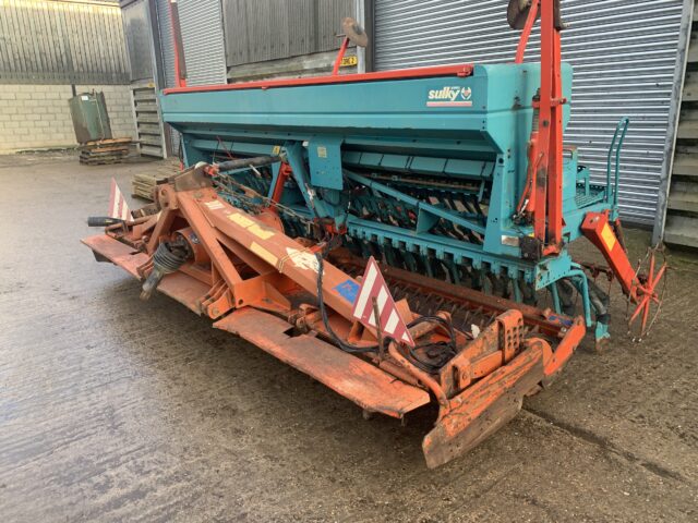 Kuhn HR4002 & Sulky Drill Combination