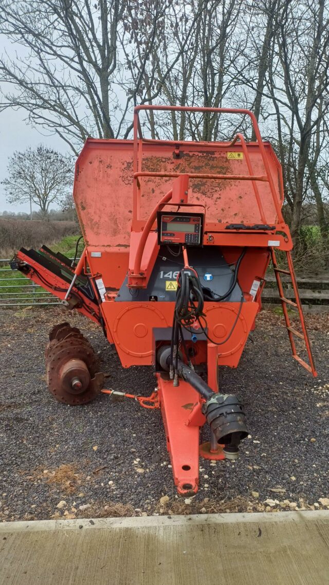 Khun euromix 2 feeder wagon