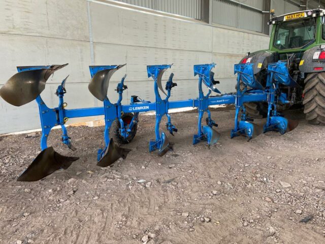 2013 Lemken Juwel 8 6 furrow plough