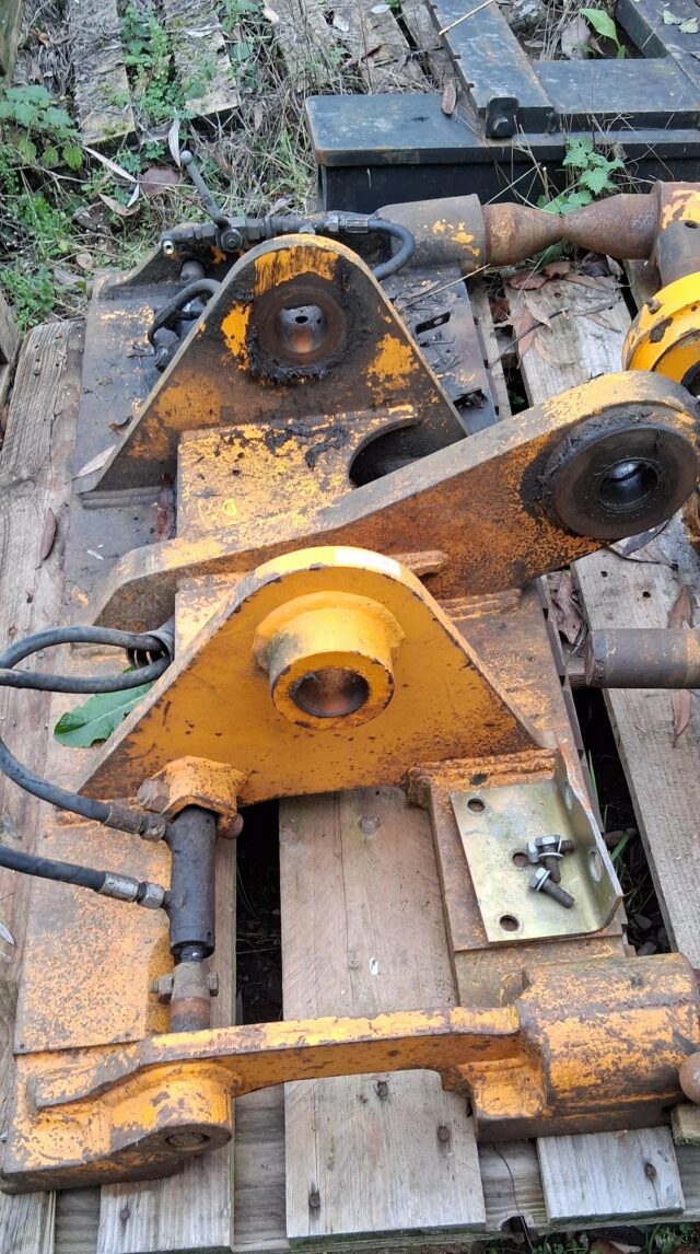TG02318A JCB PIN & CONE HEADSTOCK