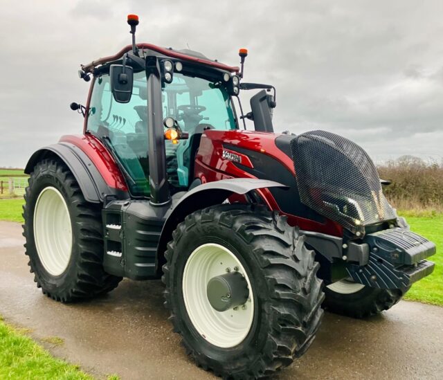 Valtra T235A