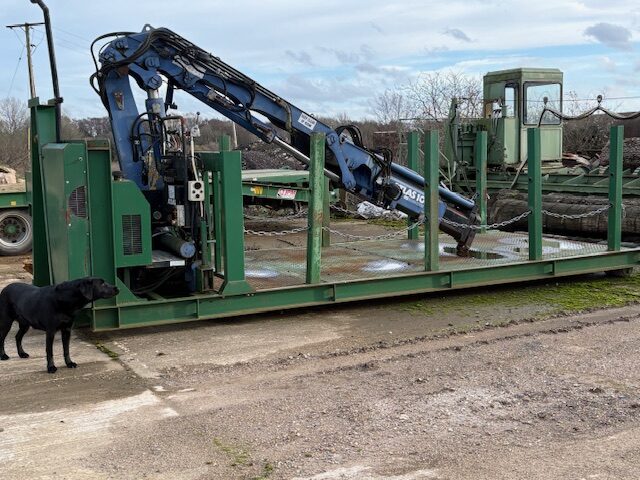 Hook loader flatbed