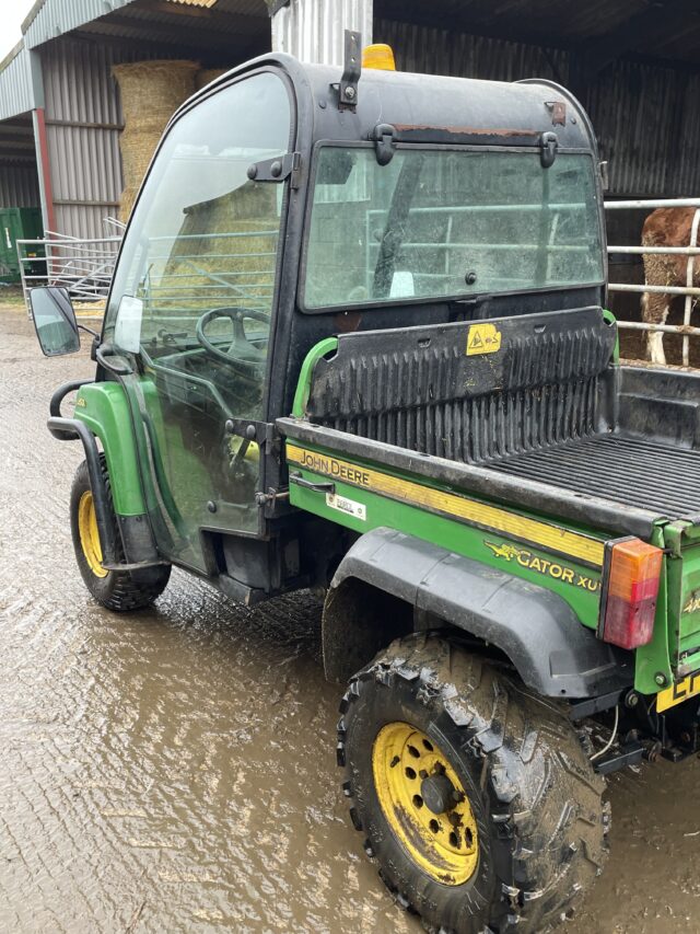 John Deere 850d gator