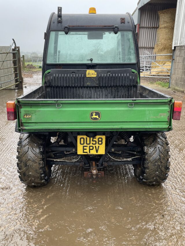 John Deere 850d gator