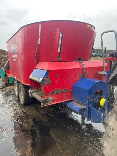 TC002585 KVERNELAND SILOKING FEEDER