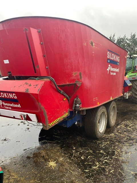 TC002585 KVERNELAND SILOKING FEEDER