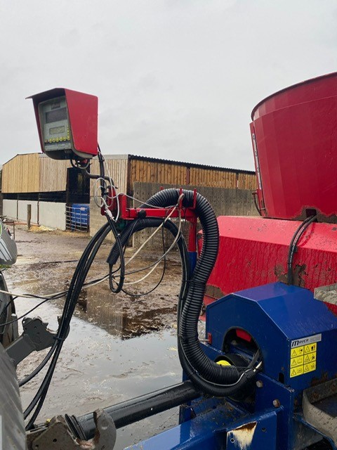 TC002585 KVERNELAND SILOKING FEEDER