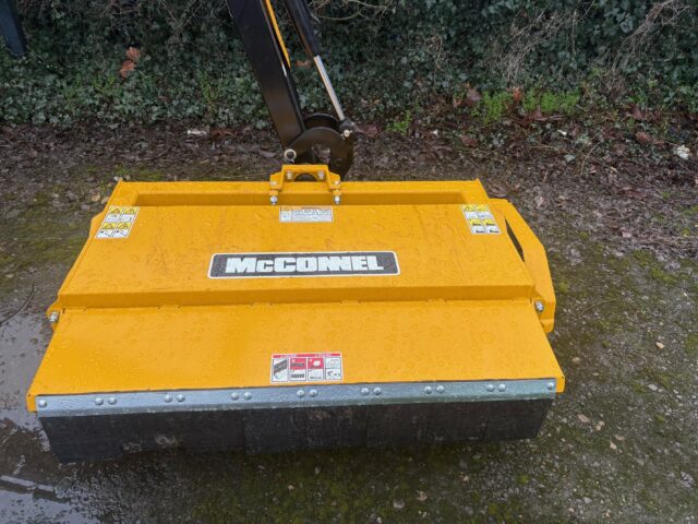 7M006861 MCCONNEL PA5562 HEDGECUTTER