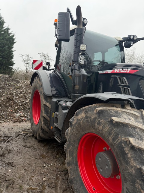 T8011886 FENDT 724 VARIO GEN 6 TRACTOR