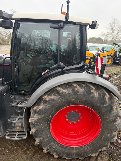 T8011886 FENDT 724 VARIO GEN 6 TRACTOR