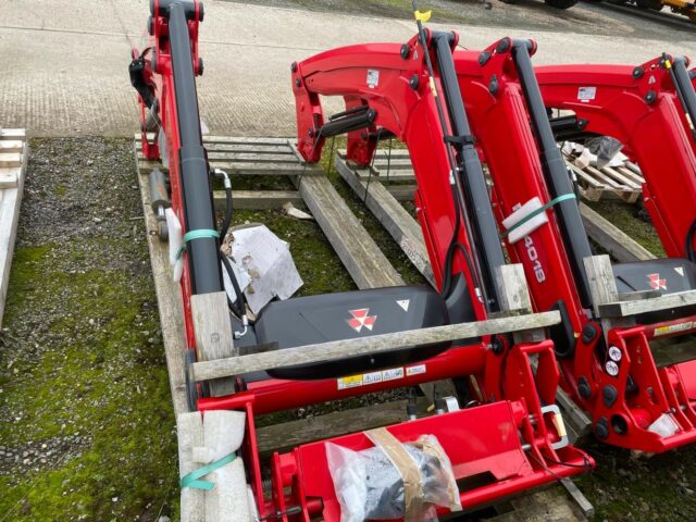 I2000332 MF FL4121 LOADER BEAM